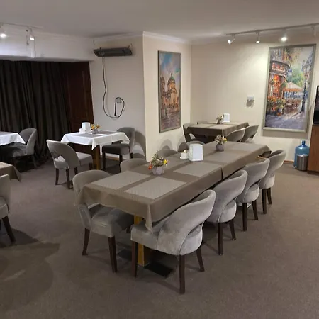 цісар 3* Λβιβ