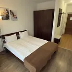 цісар Отель 3*