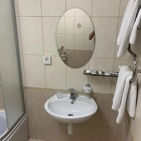 цісар 3*