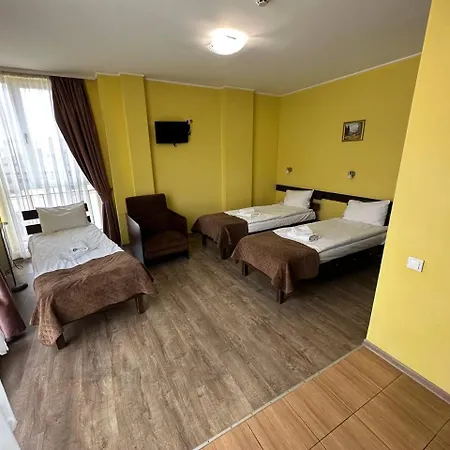цісар Otel Lviv