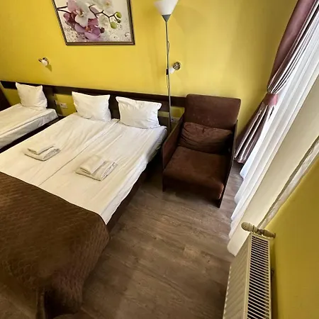 цісар Hotell Lviv