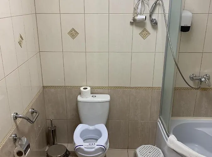 цісар ホテル 3*