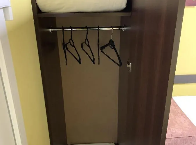 цісар Otel Lviv